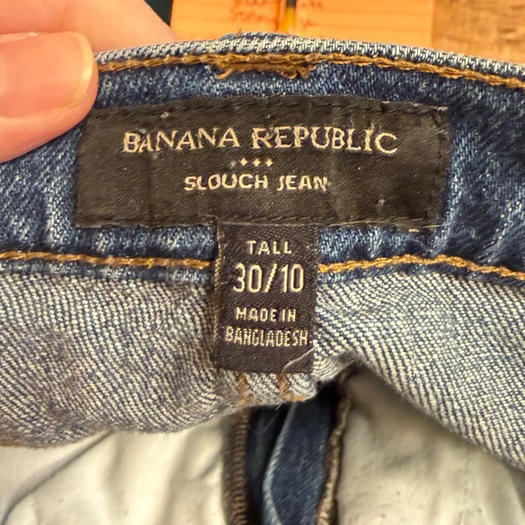 P38 - Banana Republic Slouch Jeans in Blue - Picture 4 of 6